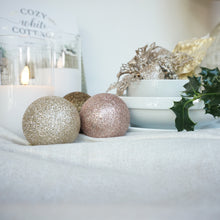 Load image into Gallery viewer, Pale Gold Seasonal Table Runner