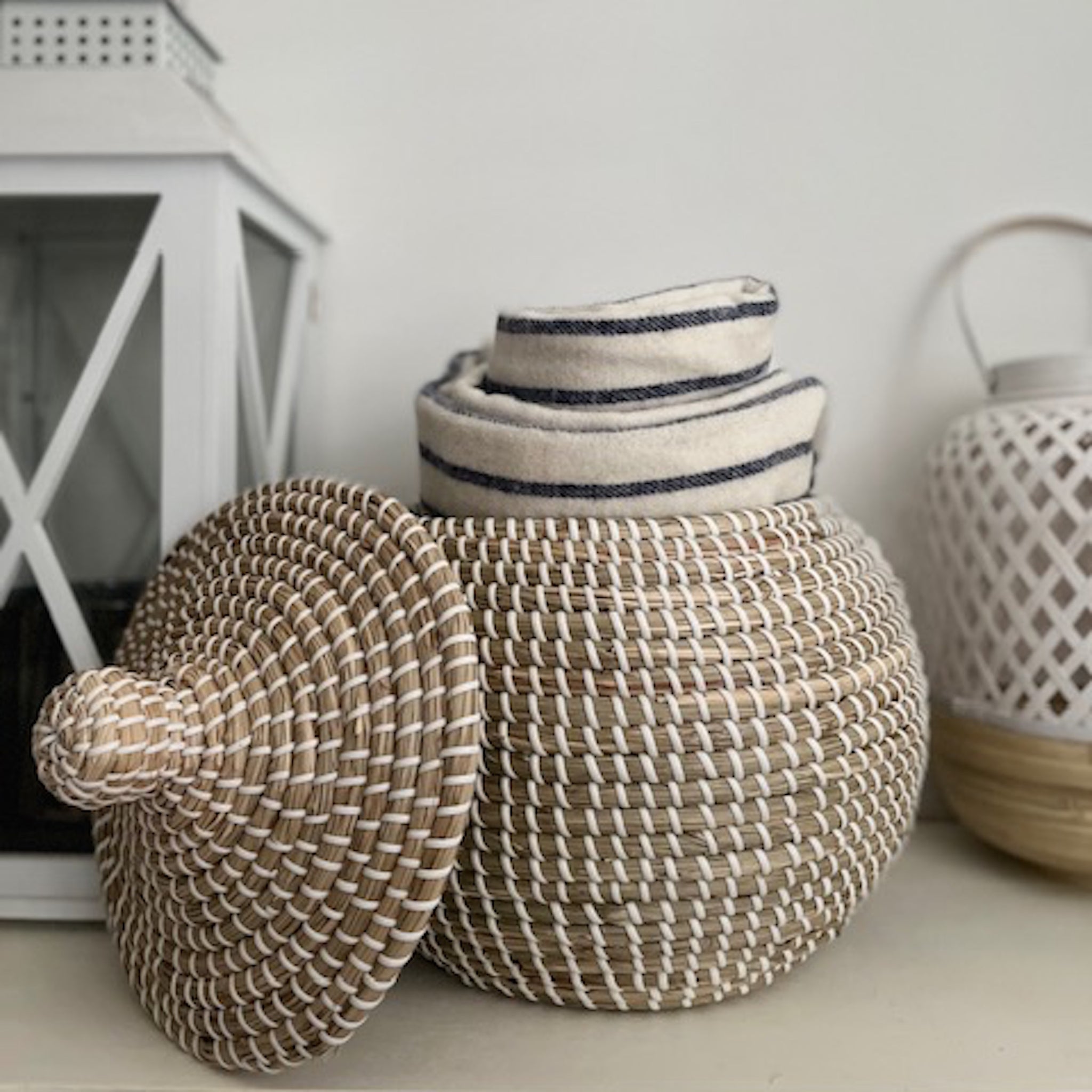 Large Seagrass Basket with Lid Hand Woven Coiled Basket Seagrass Lidded Storage Basket Vintage Baskets 2024